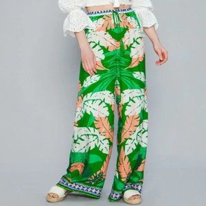 Wide Leg Flying Tomato Pants Medium 100% Rayon